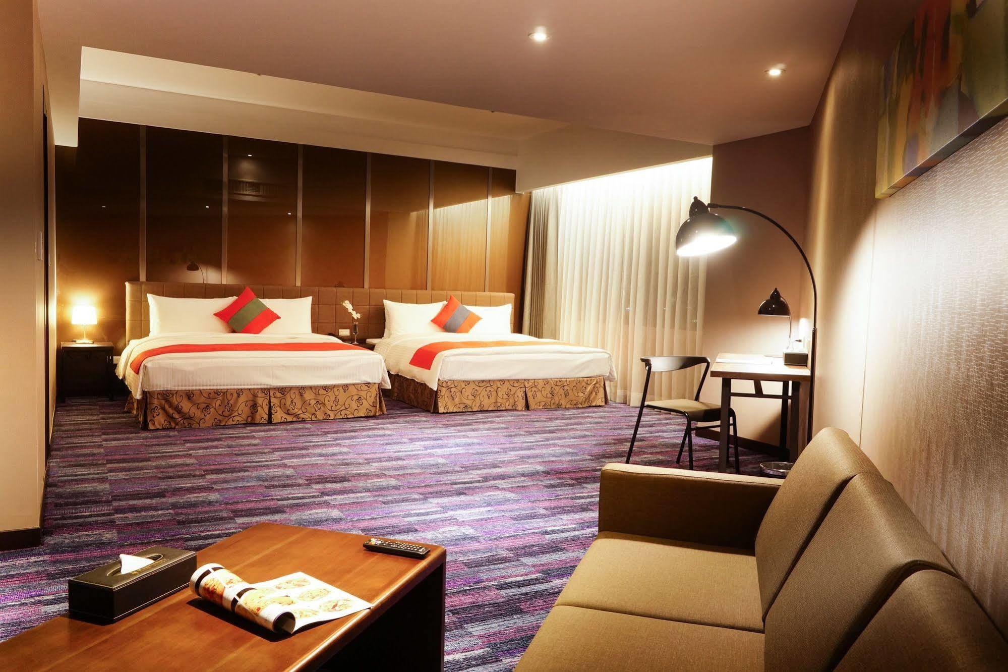 Hoya Resort Hotel Kaohsiung Bagian luar foto